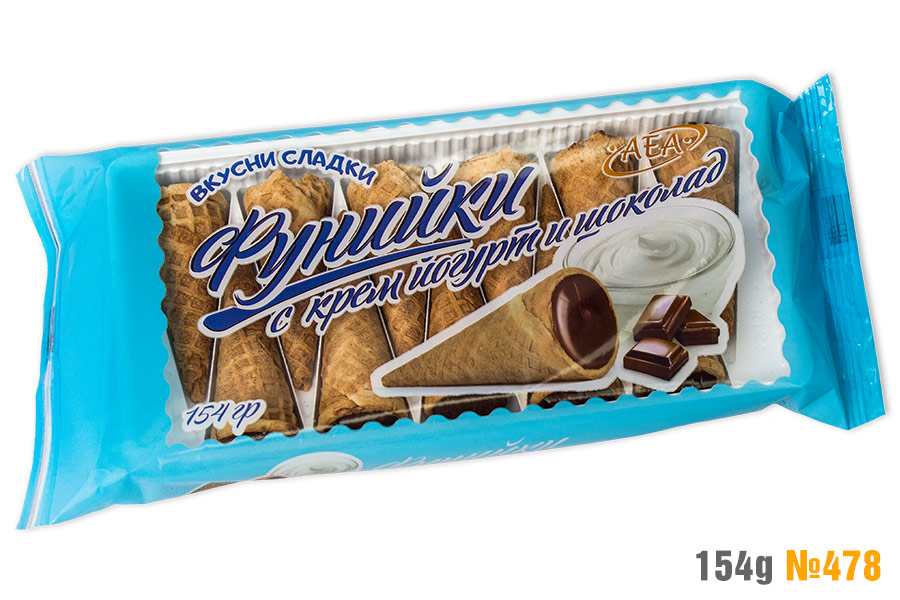 Cones with yogurt and chocolate 2