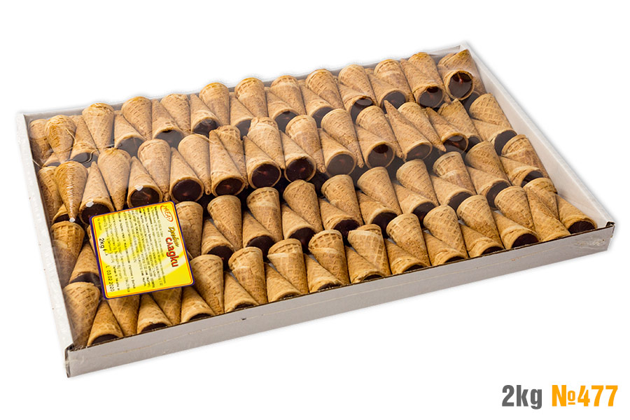 Cones with yogurt and chocolate 3